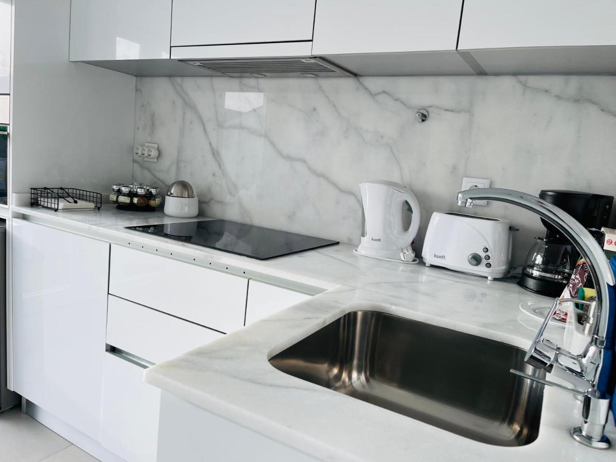 Central Tiled Apartment Авейру Экстерьер фото