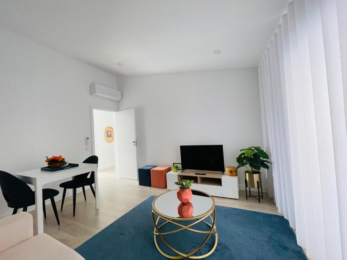 Central Tiled Apartment Авейру Экстерьер фото
