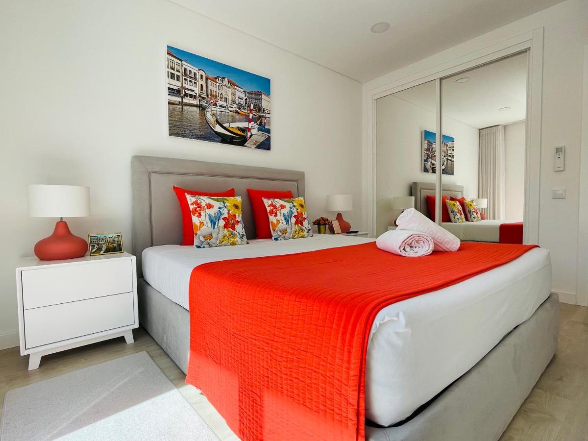 Central Tiled Apartment Авейру Экстерьер фото